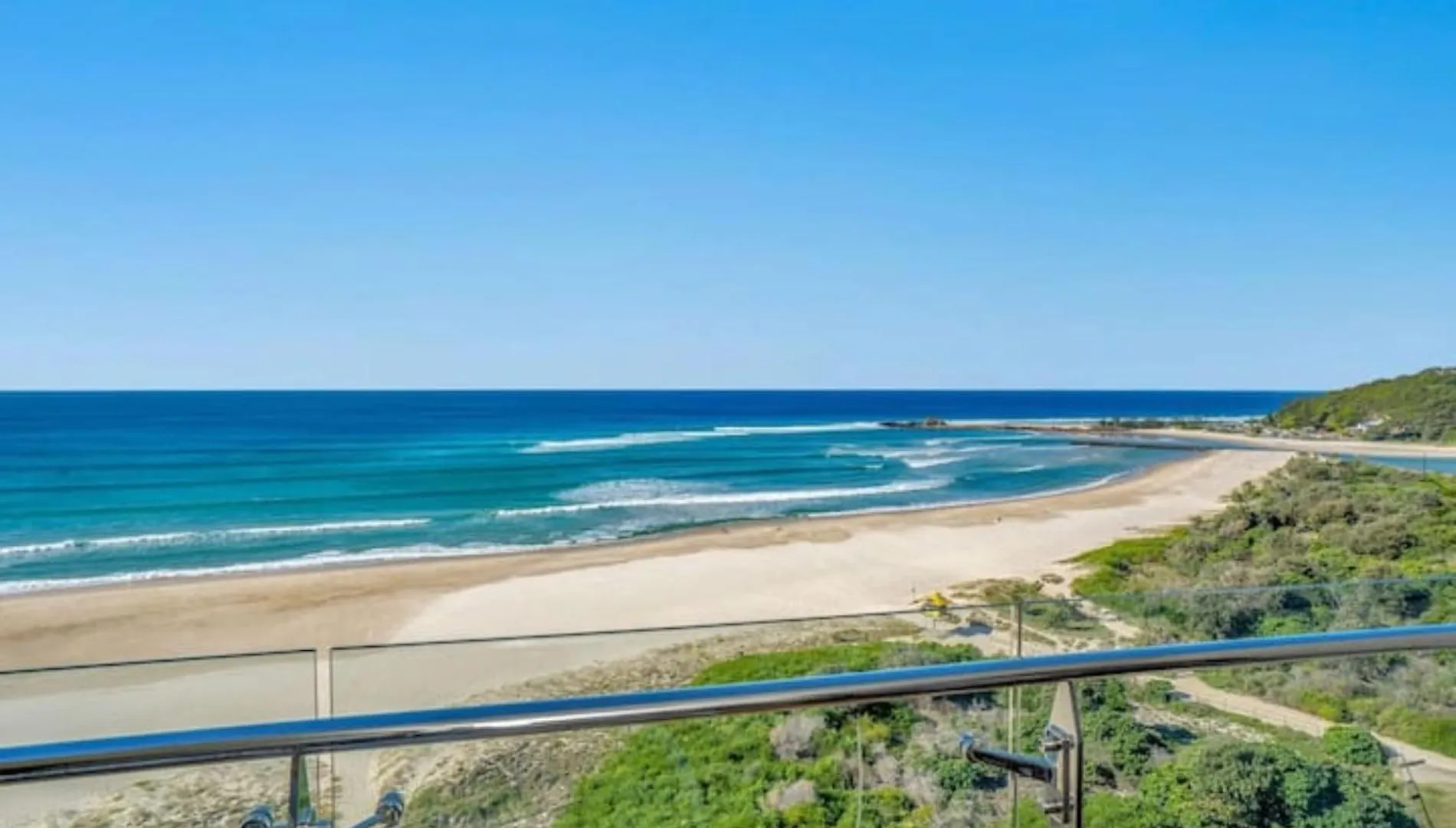 Ocean Front Escape On Palm Beach Gold Coast Apartment