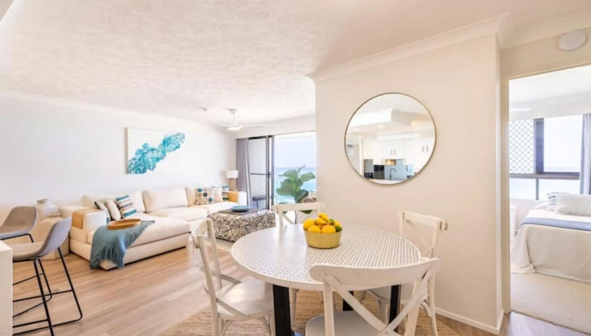 Ocean Front Escape On Palm Beach Gold Coast Apartment