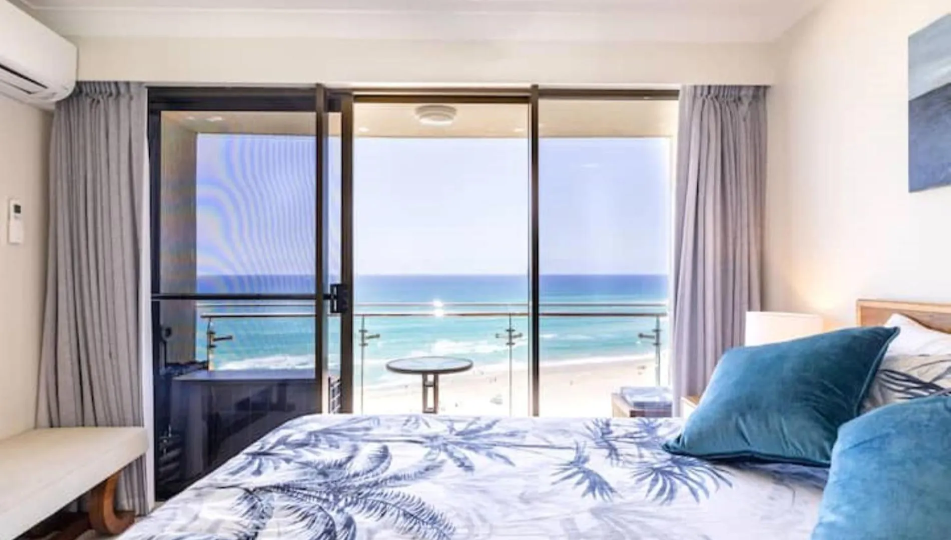 Apartment Ocean Front Escape On Palm Beach Gold Coast