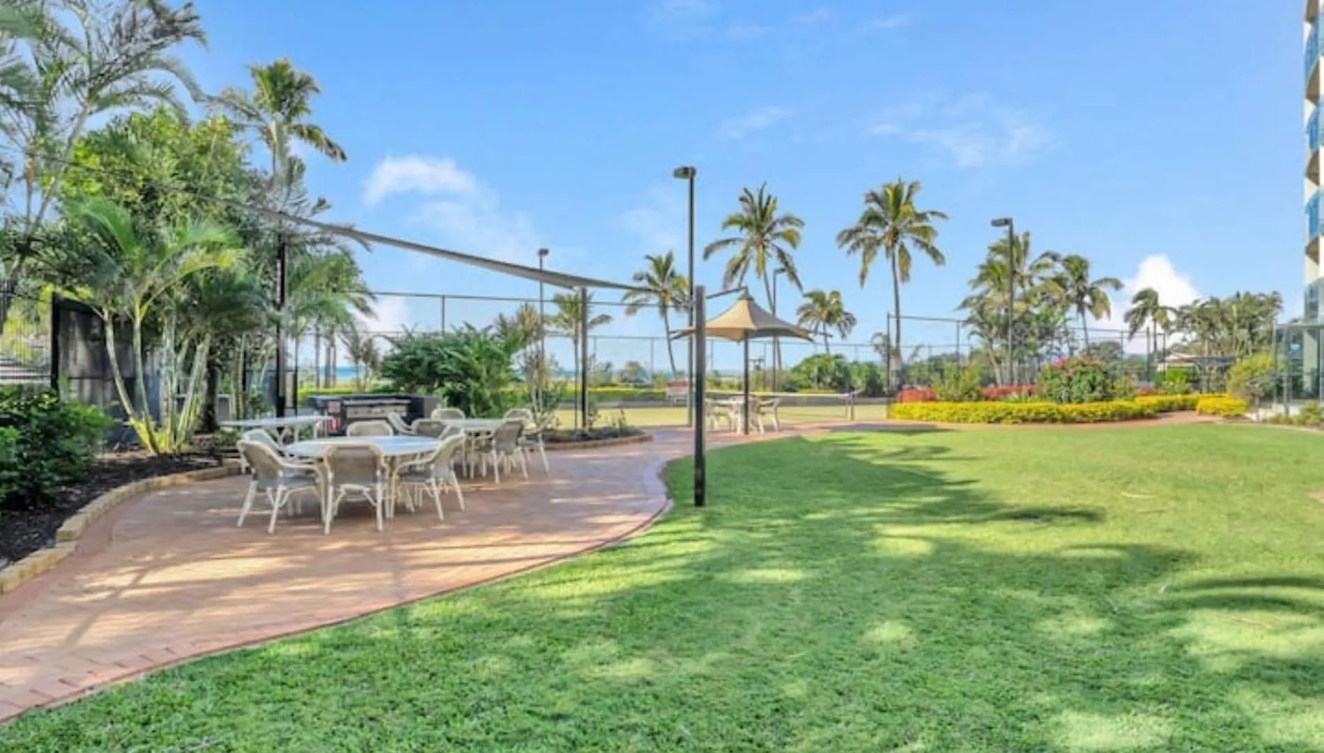 Ocean Front Escape On Palm Beach Gold Coast Apartment