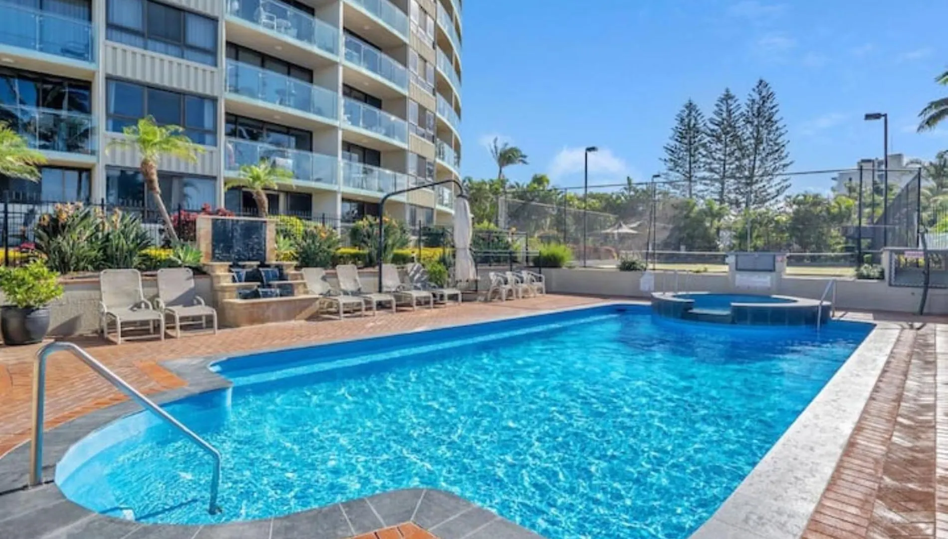 דירה גולד קוסט Ocean Front Escape On Palm Beach